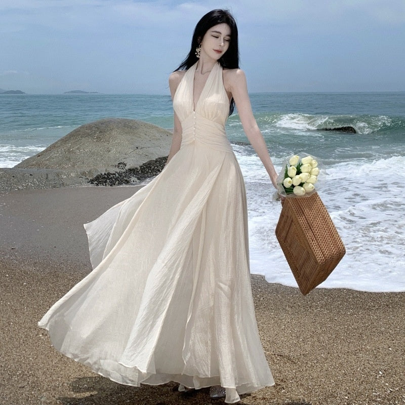 Sleeveless V-neck Halter Dress With A Cinched Waist Design
