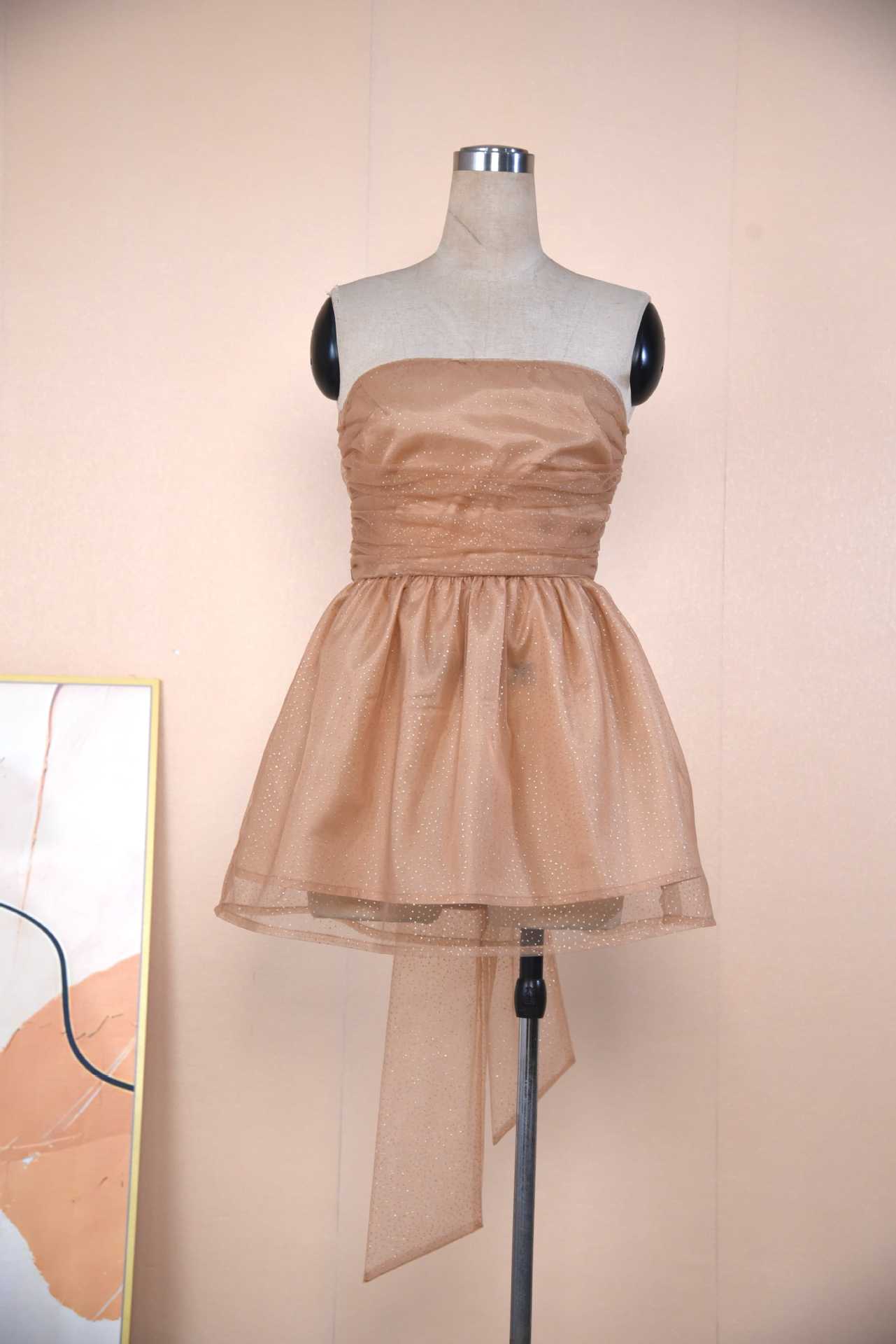 Elegantes Temperament Minikleid – trägerloses Oberteil, Spitze, Mesh-Patchwork, Schleifen-Design