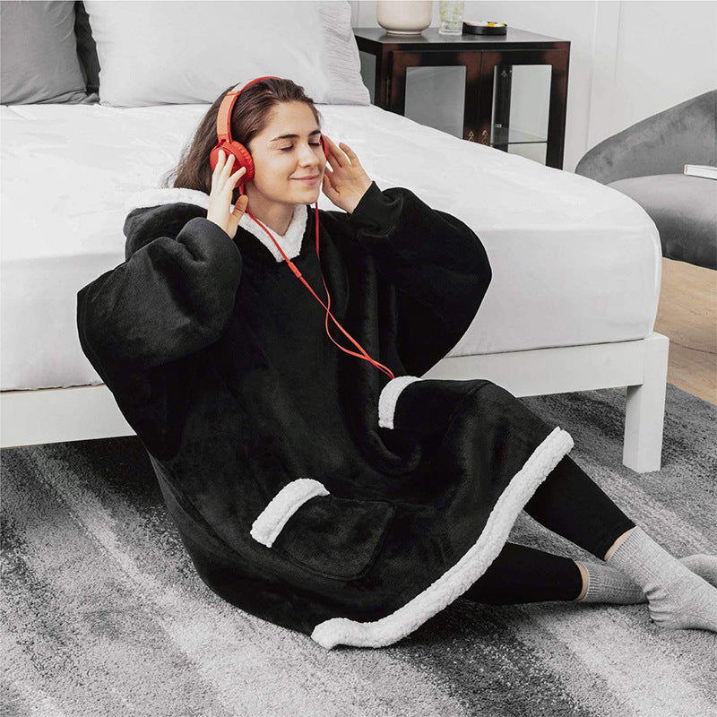 Snuggle Cloud Hoodie-Decke