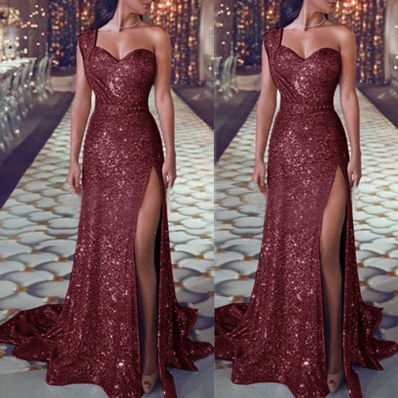 Damenbekleidung Ein-Schulter-ärmelloses Kleid mit Bronzierung und Schlitz