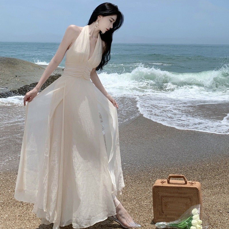 Sleeveless V-neck Halter Dress With A Cinched Waist Design