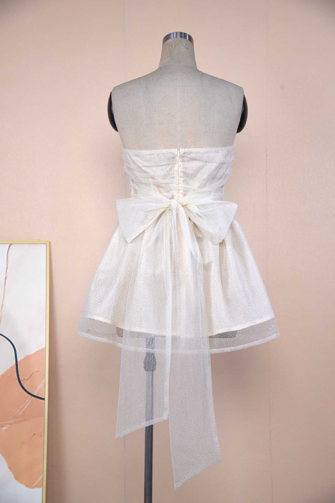 Elegantes Temperament Minikleid – trägerloses Oberteil, Spitze, Mesh-Patchwork, Schleifen-Design