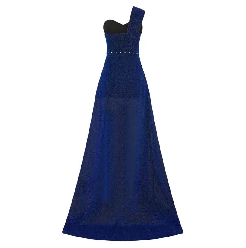Damenbekleidung Ein-Schulter-ärmelloses Kleid mit Bronzierung und Schlitz